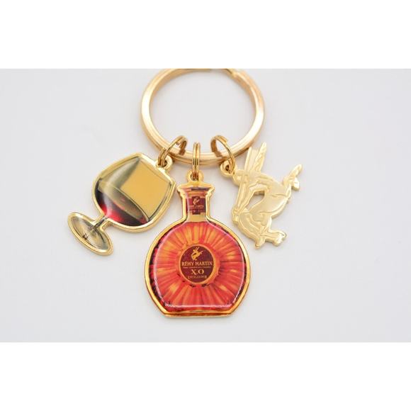 REMY MARTIN XO Charm Keychain Special Cognac Mini Bottle Gold Key Holder BinA16 - Picture 2 of 12